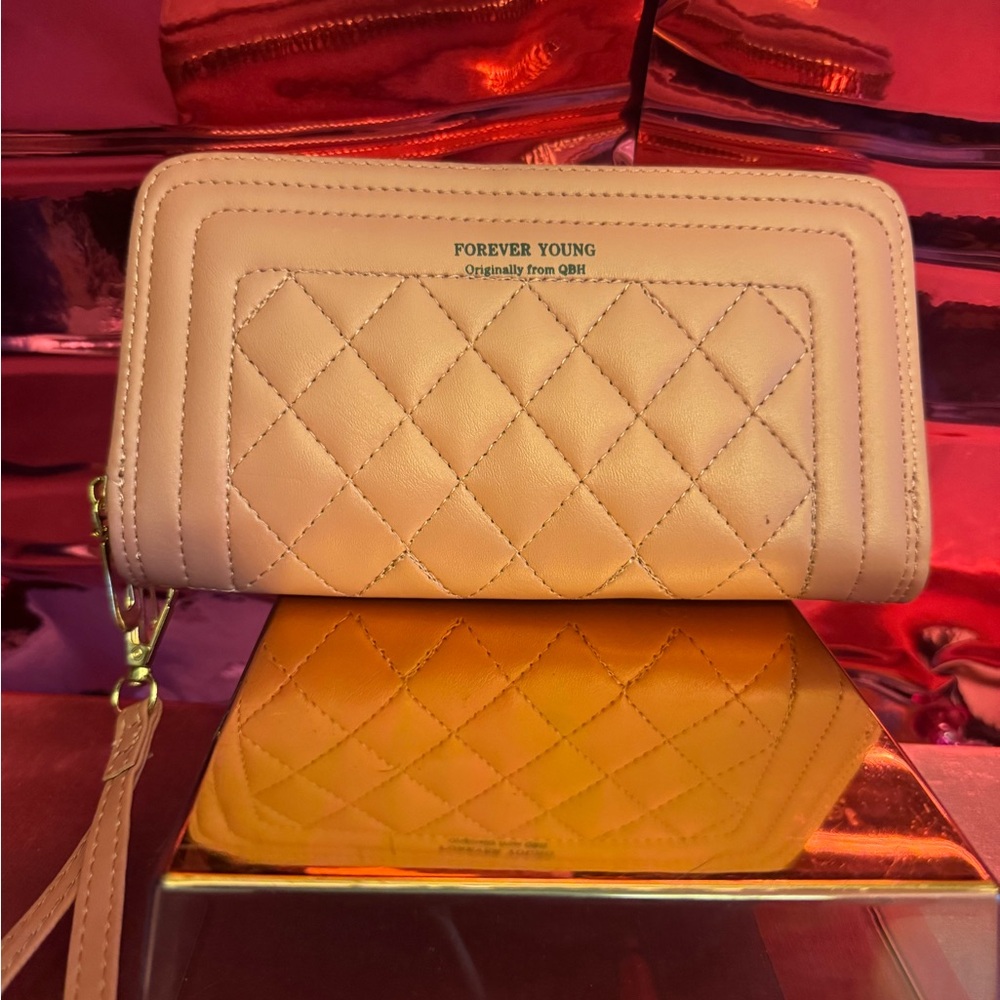 Forever Young Quilted Beige Wallet